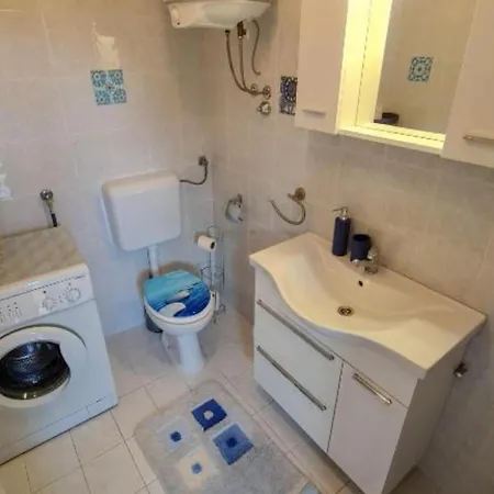 Apartman Marko With 3 Novi Vinodolski