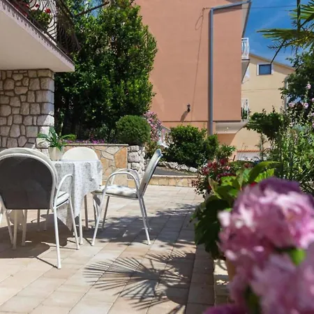 Marko With 3 Apartman Novi Vinodolski