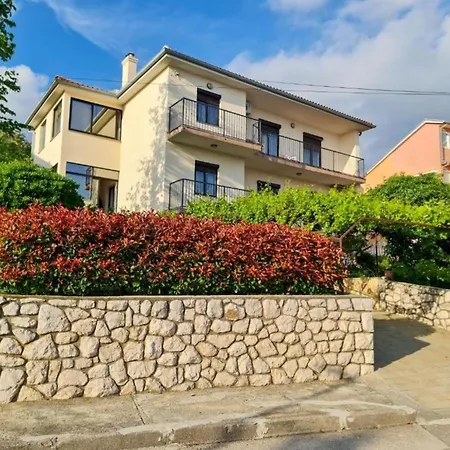 Apartman Marko With 3 Novi Vinodolski